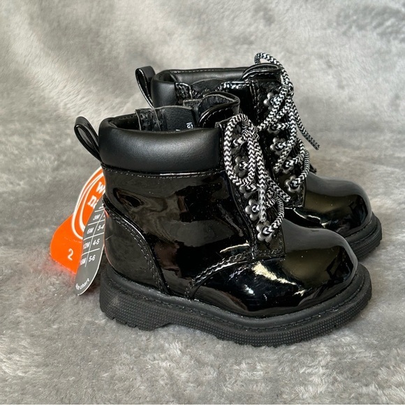 Wonder Nation Combat Boots Baby Girls Size 2 Black Lace Up Side Zip‎ Booties - Picture 1 of 8